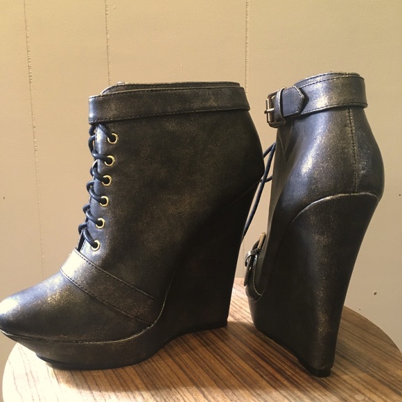 Colin Stuart Metallic Wedge - 8 - Picture 2 of 6